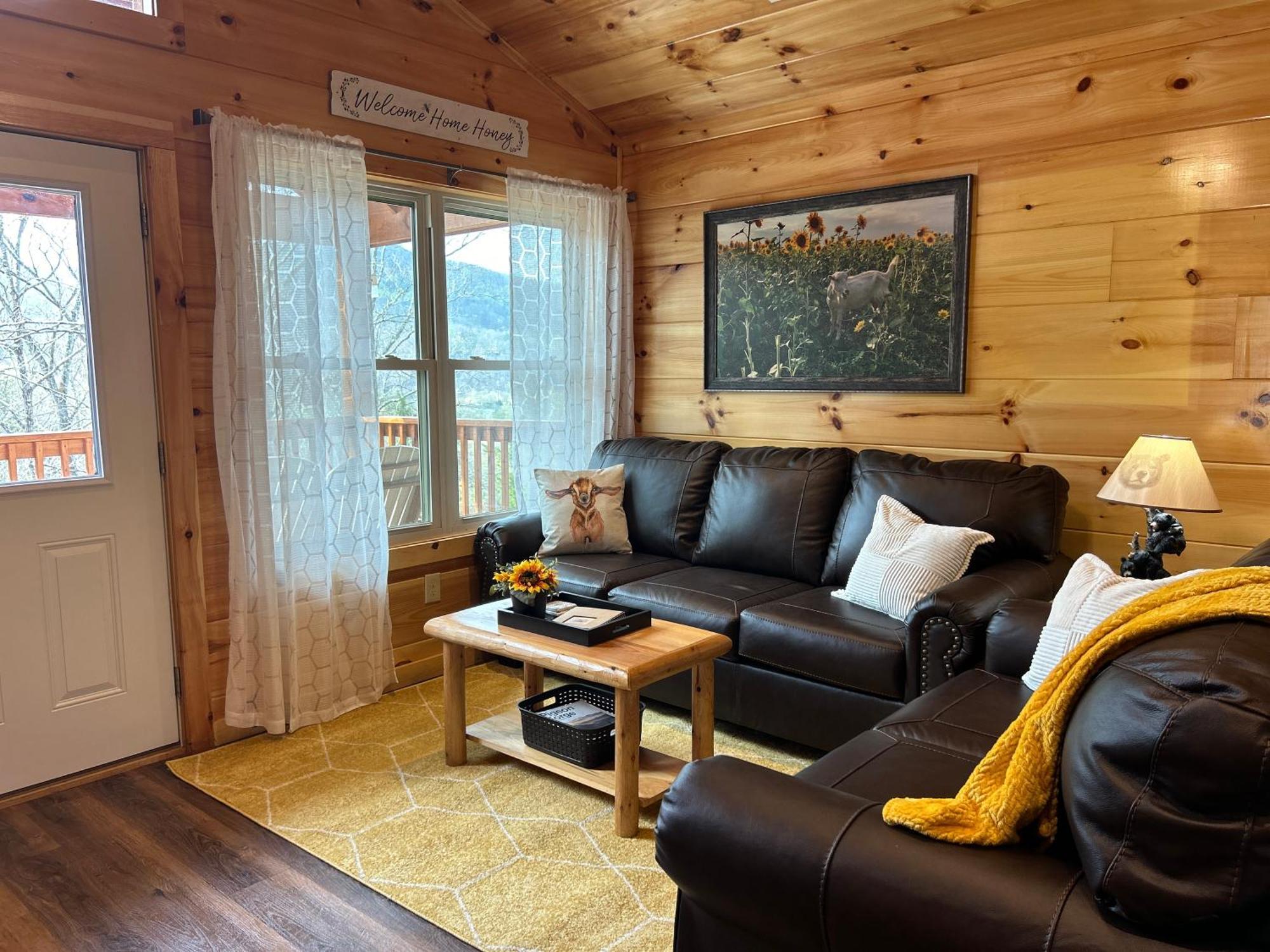 Holiday home Prime Location & Loaded For Family Fun *