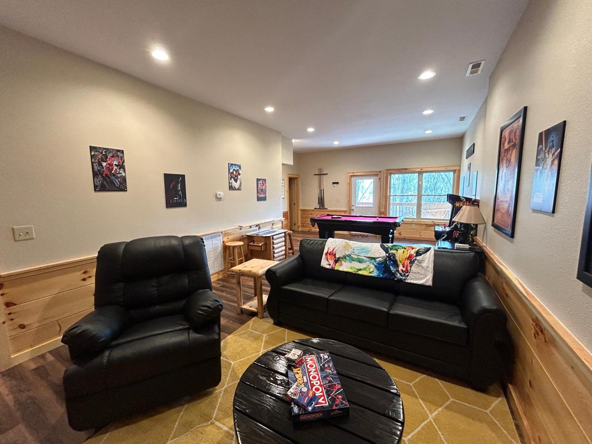 Prime Location & Loaded For Family Fun Holiday home Pigeon Forge