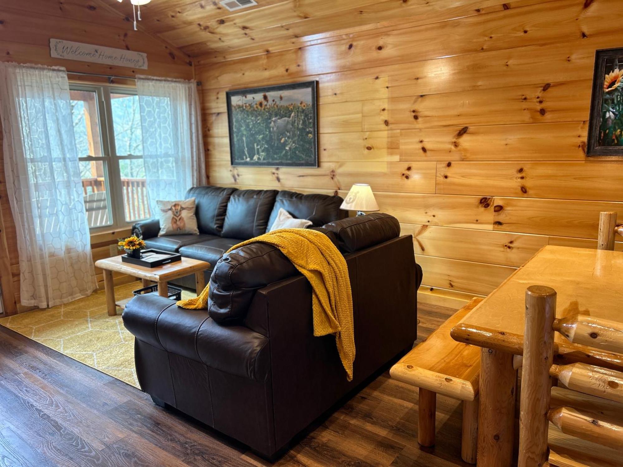 Prime Location & Loaded For Family Fun Holiday home
