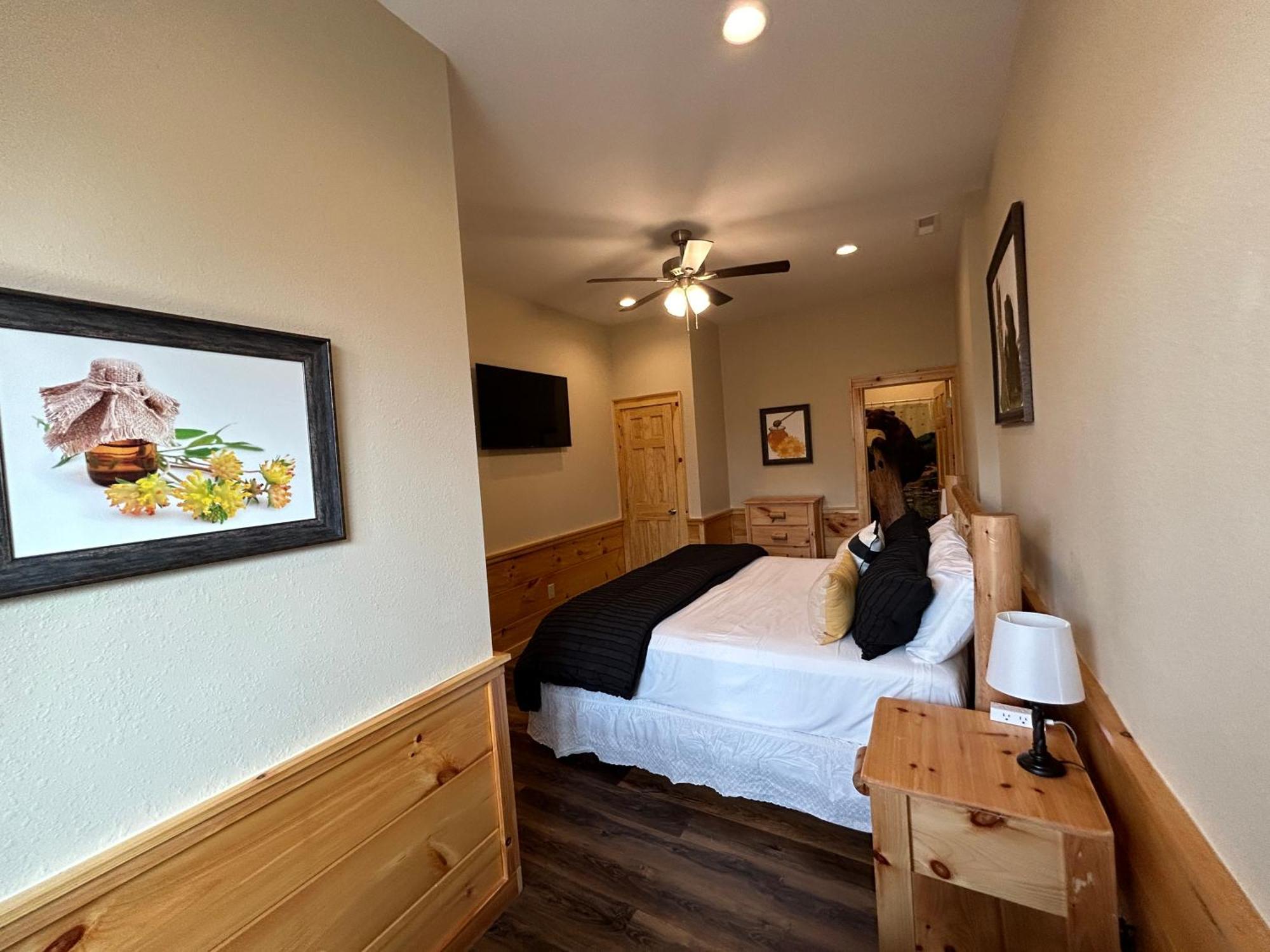 Prime Location & Loaded For Family Fun Pigeon Forge