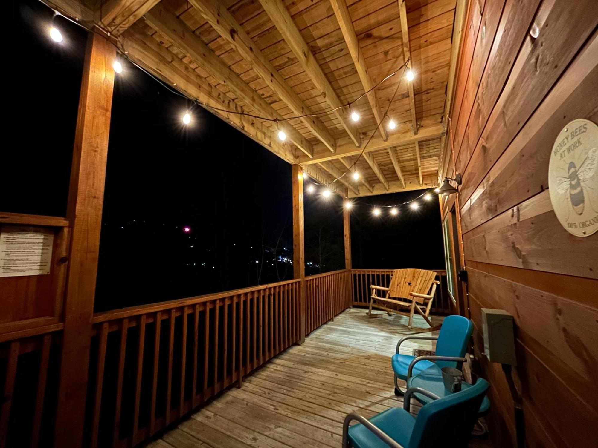Holiday home Prime Location & Loaded For Family Fun *