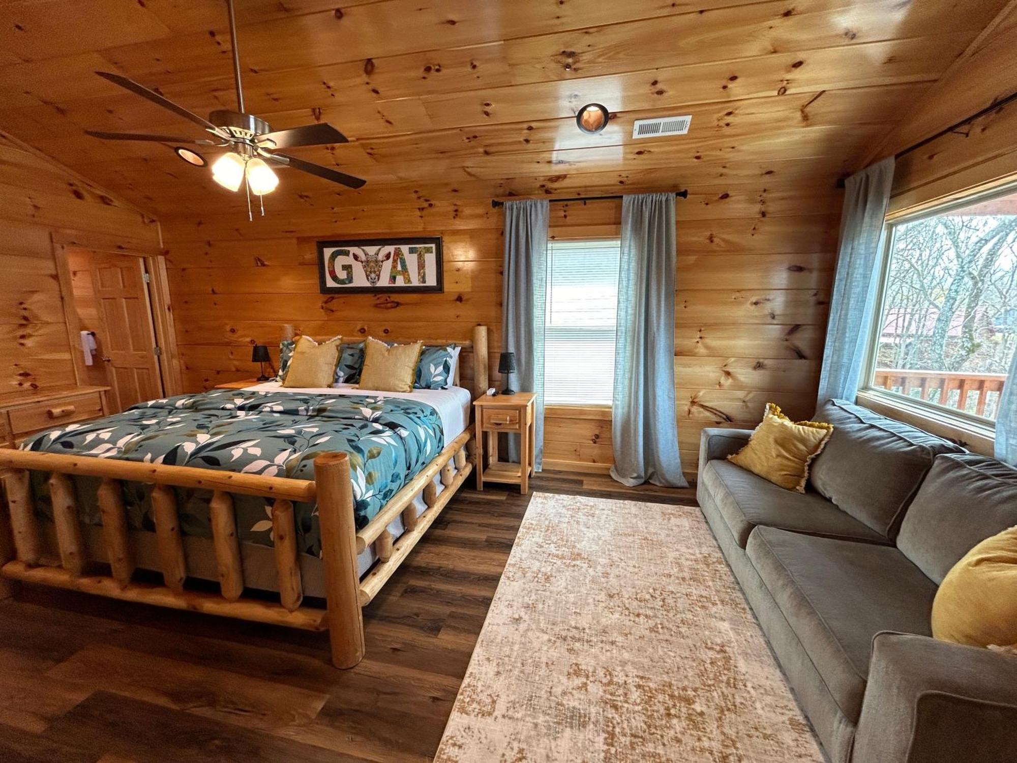 Holiday home Prime Location & Loaded For Family Fun