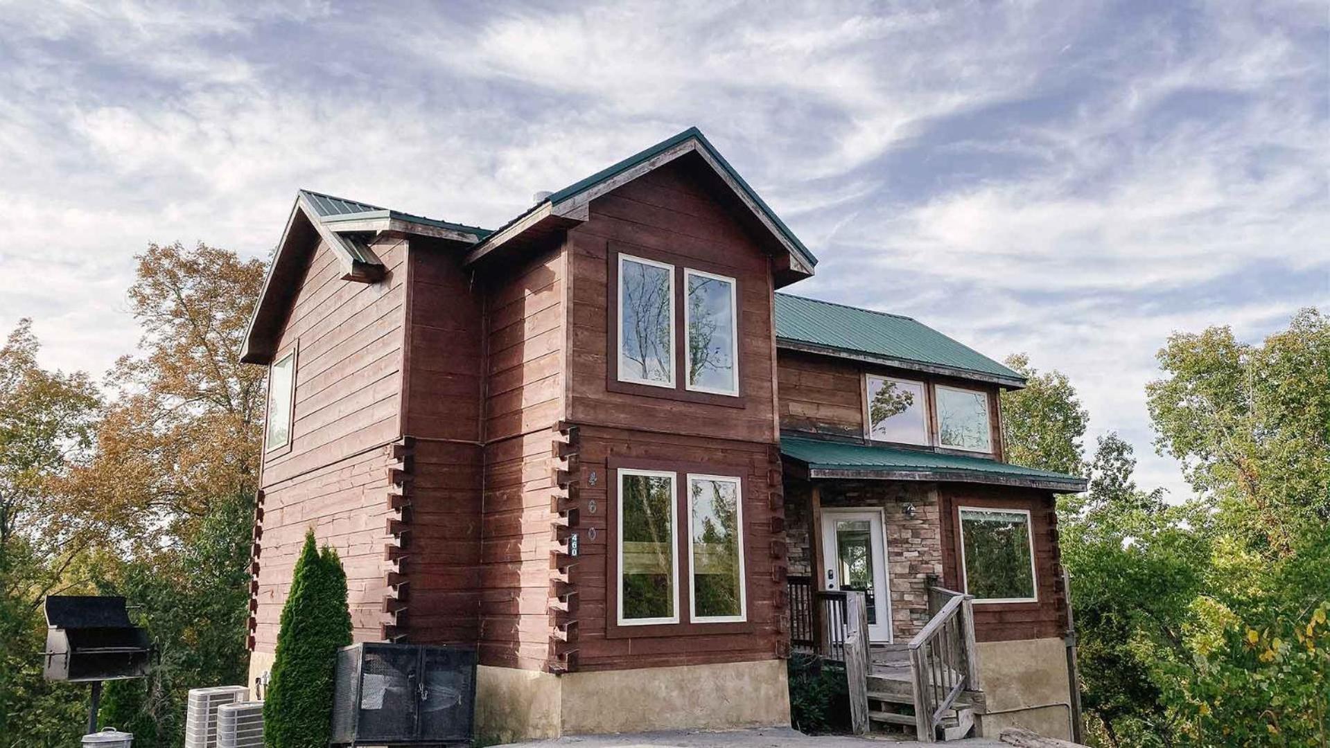 Comfy Retreat Wprivate Pool, Hot Tub, Game Pigeon Forge