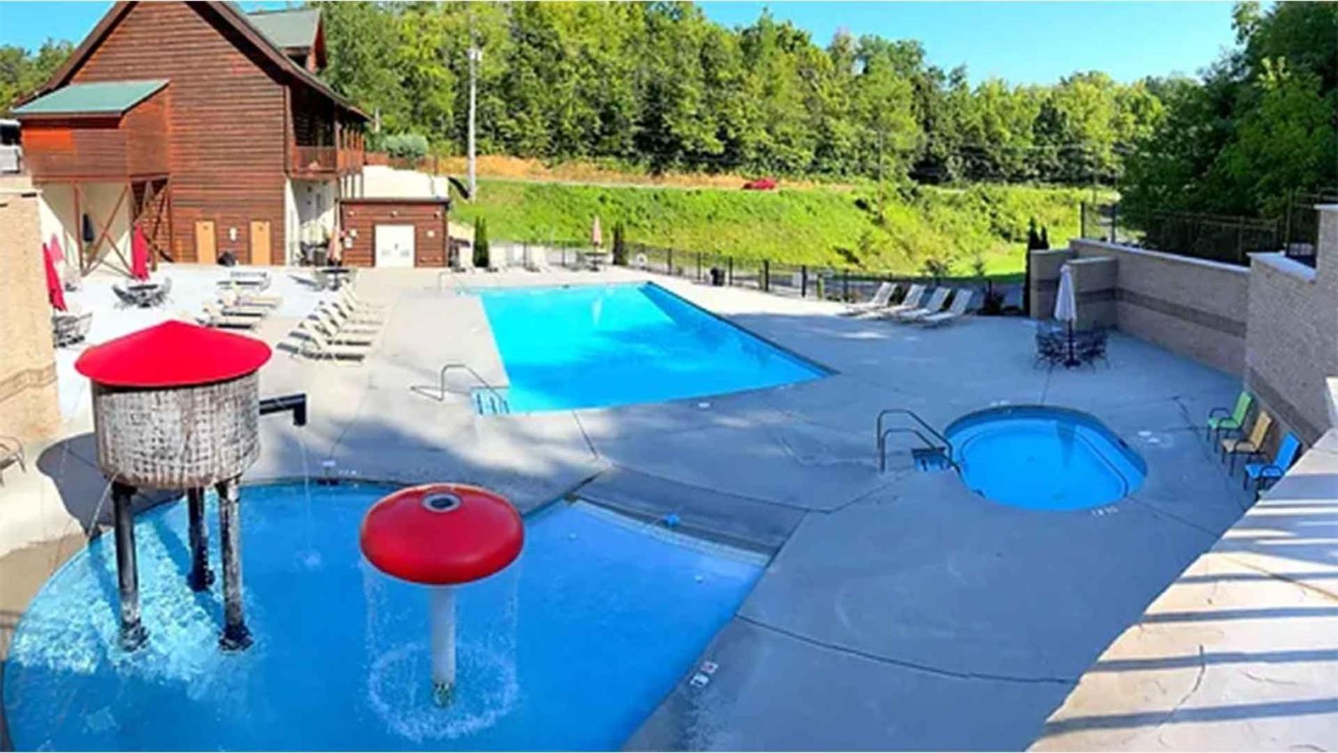 New Majestic 5 Star Amazing View, Pool, Hot Tub! Holiday home *