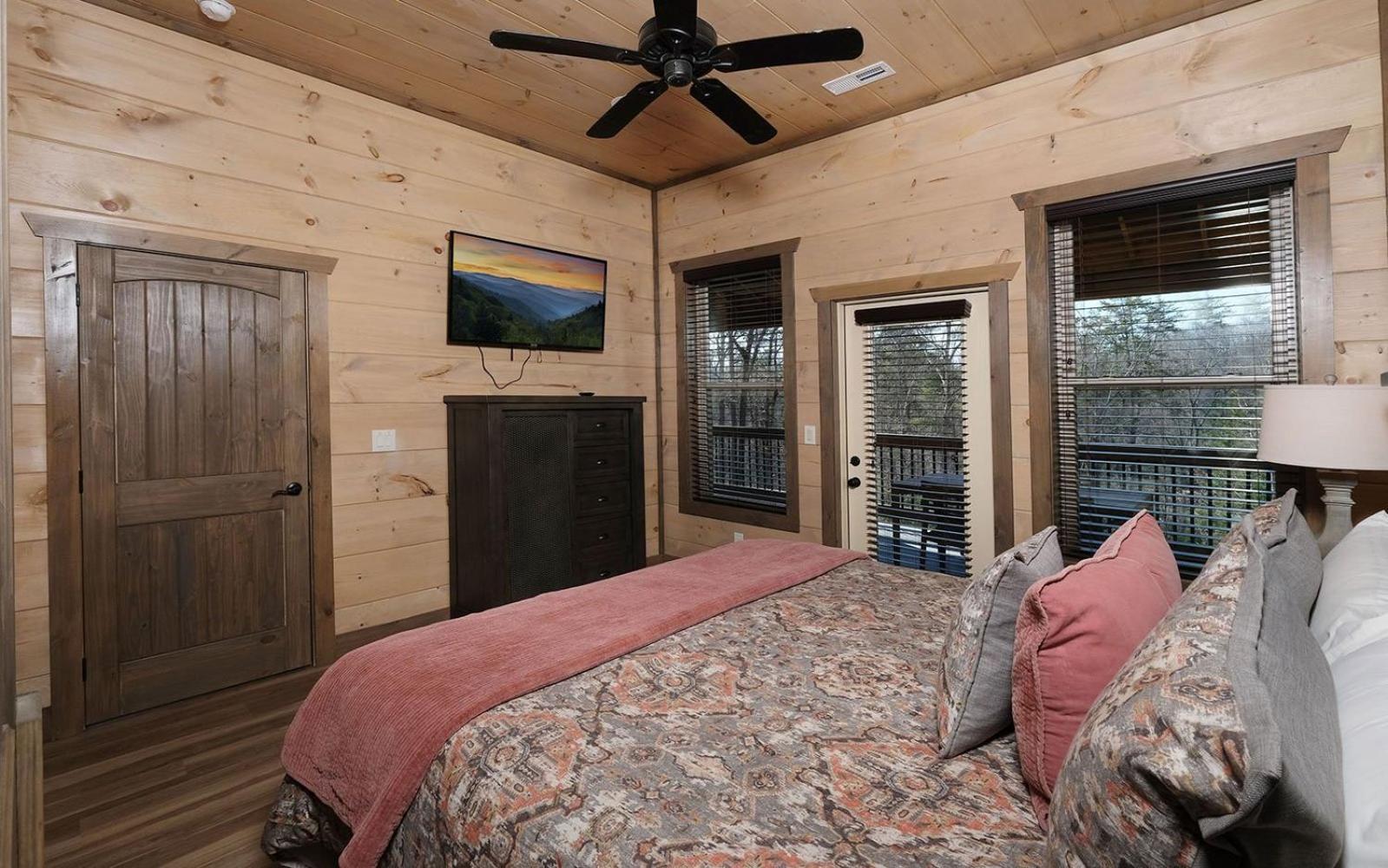 Villa Woodland Waterfall Pigeon Forge