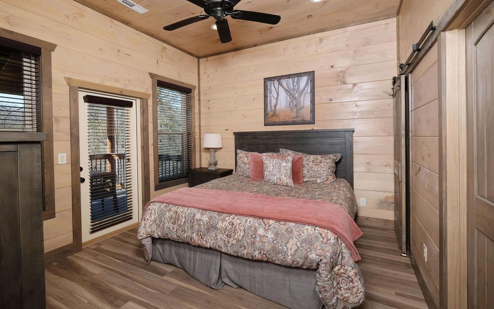 Villa Woodland Waterfall Pigeon Forge
