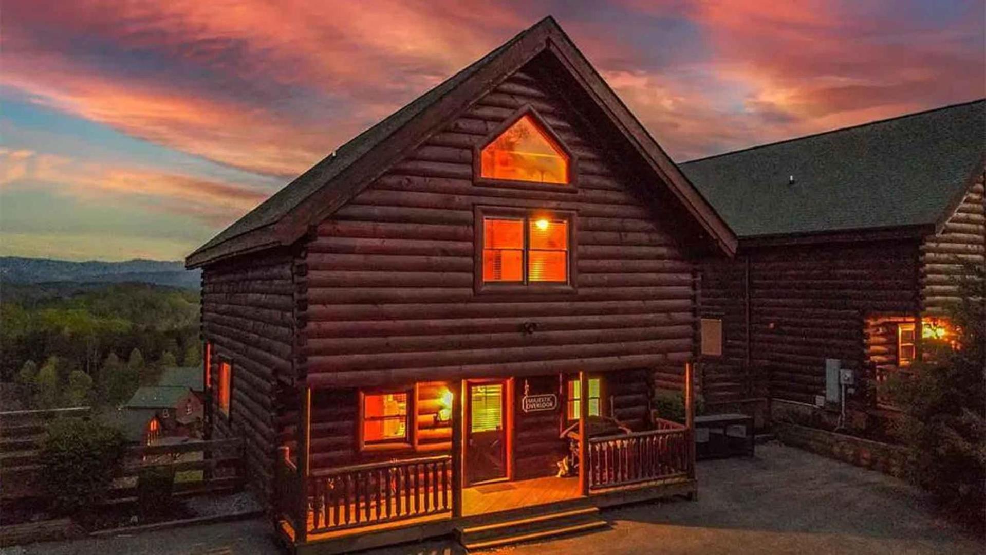 New Majestic 5 Star Amazing View, Pool, Hot Tub! Holiday home