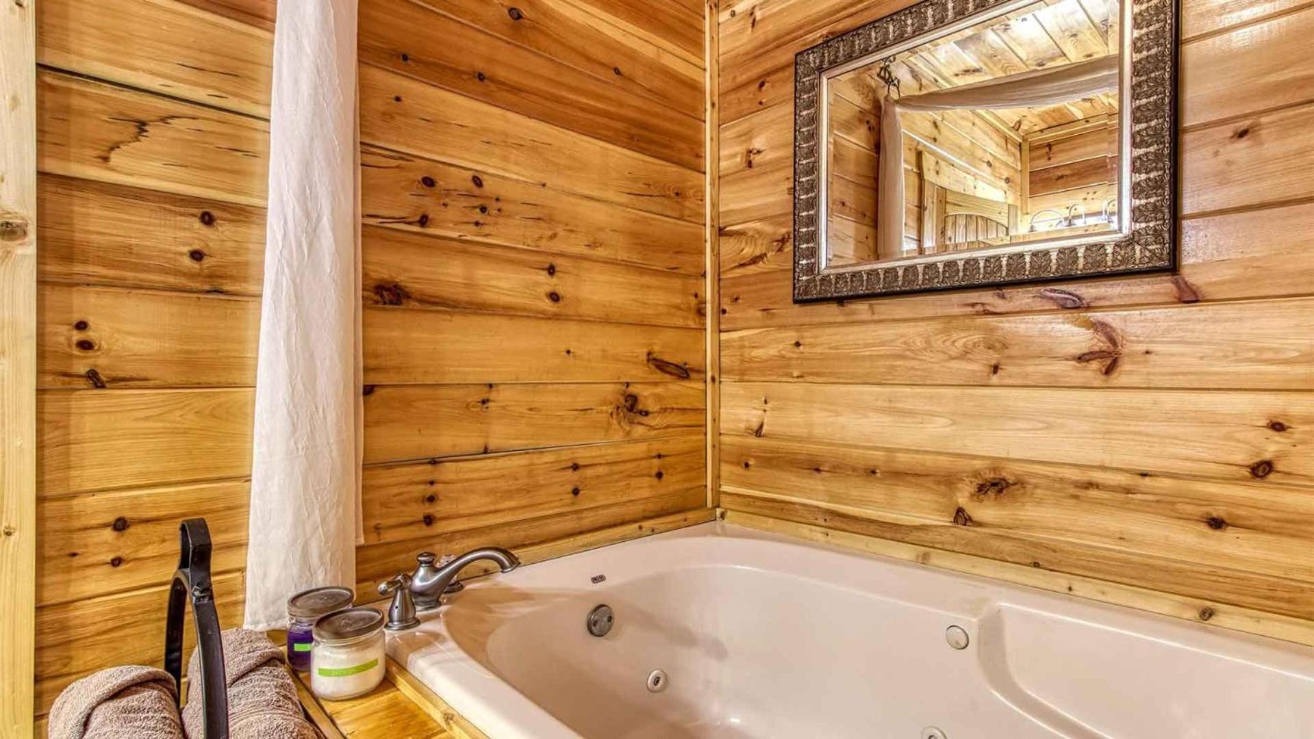 New Majestic 5 Star Amazing View, Pool, Hot Tub! Holiday home