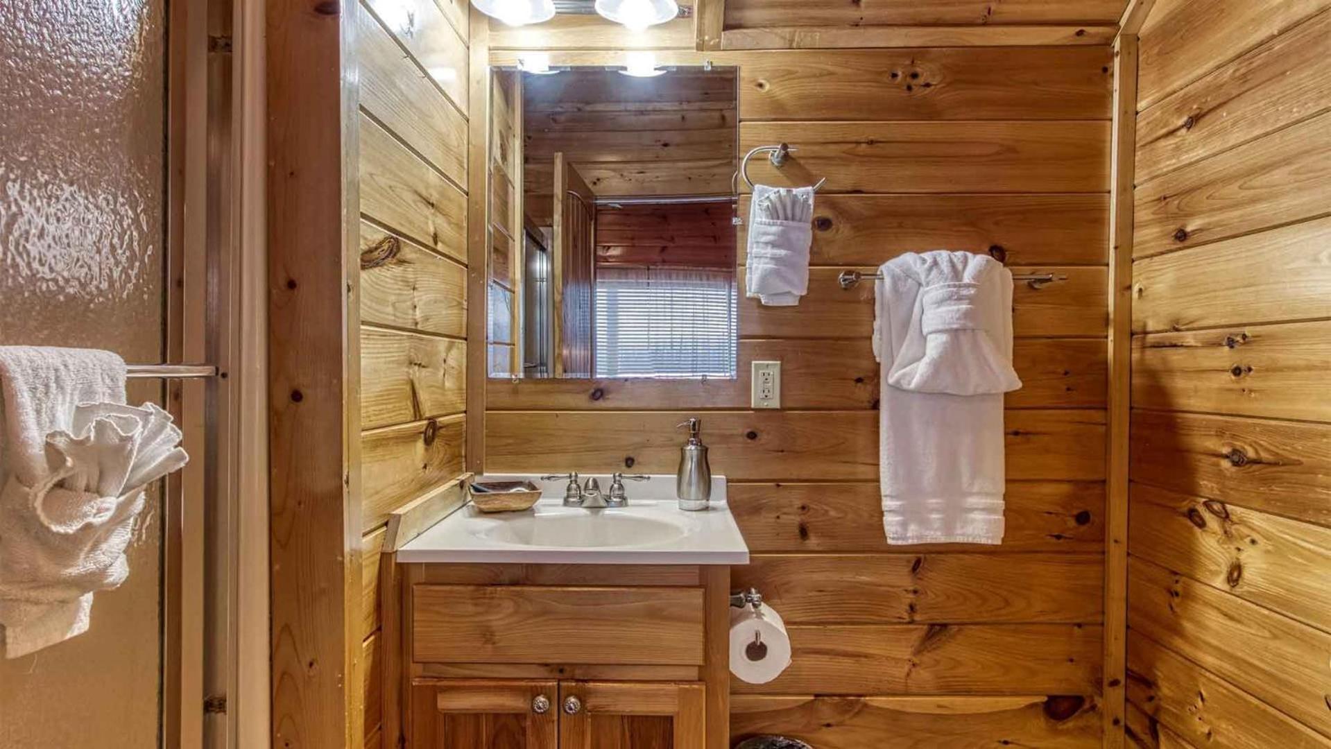 New Majestic 5 Star Amazing View, Pool, Hot Tub! Holiday home Pigeon Forge