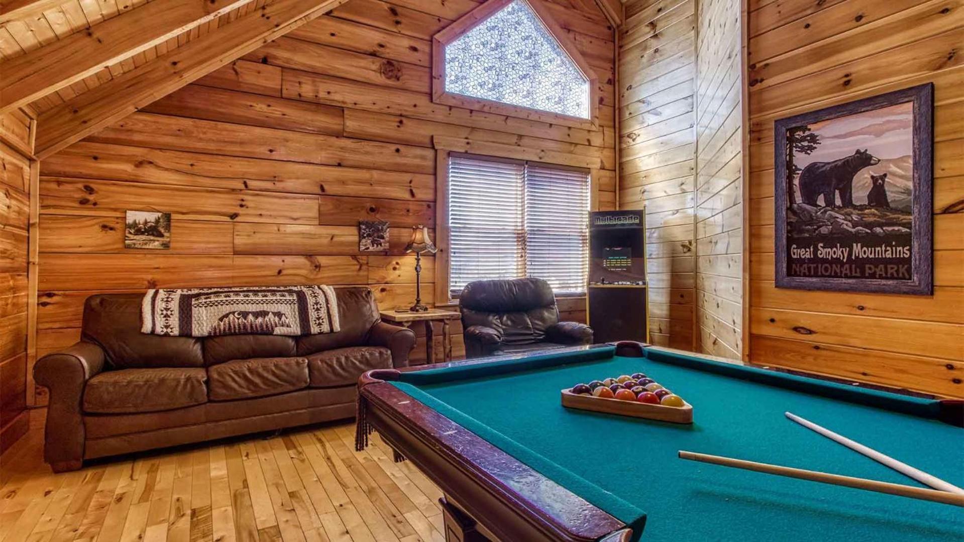 New Majestic 5 Star Amazing View, Pool, Hot Tub!