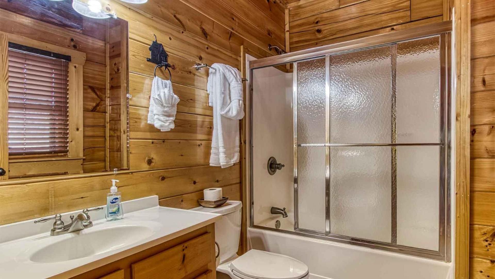 New Majestic 5 Star Amazing View, Pool, Hot Tub! Holiday home