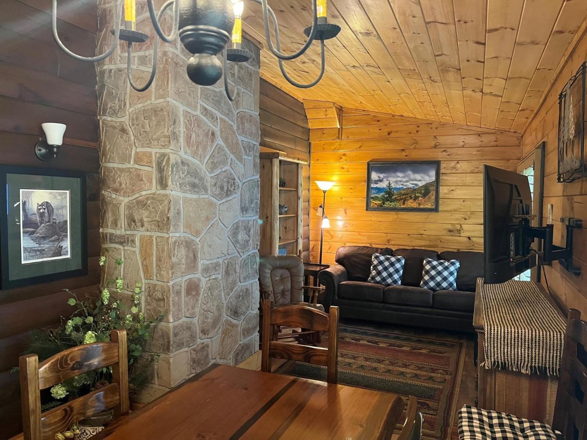 Er258- Sweet Memories Great Location- Close To Town