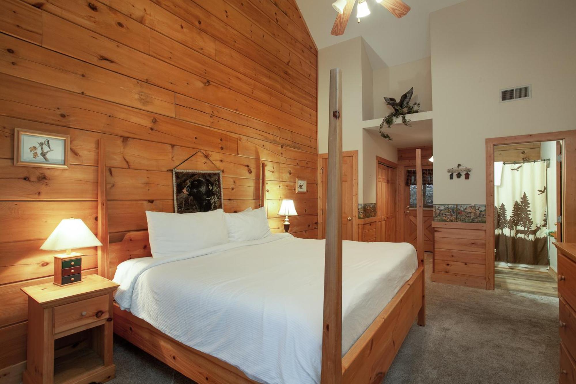 Holiday home 5 Mins To Strip W/ Hot Tub+grill+more *