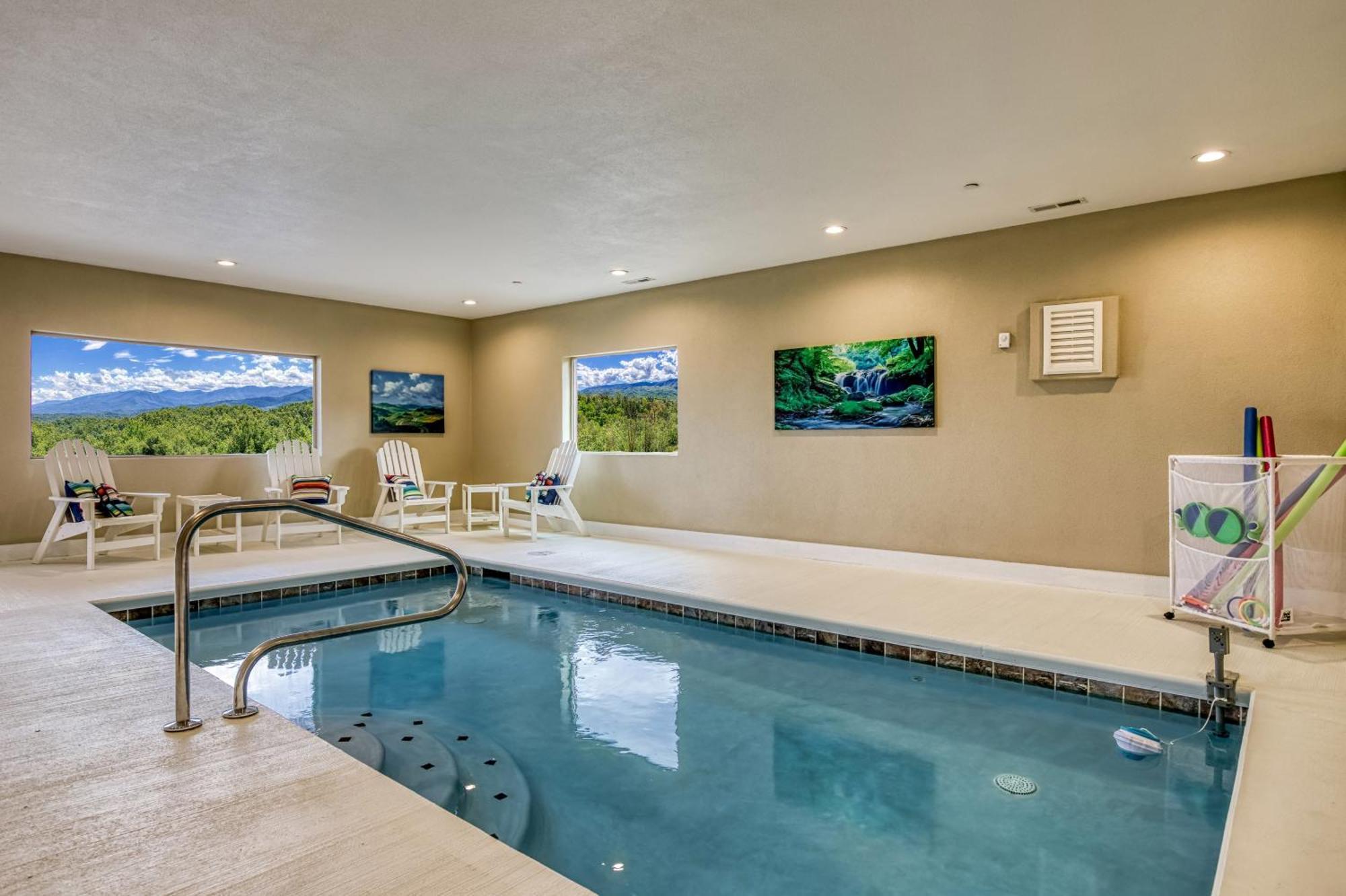 Gritz Carlton Lodge, 2 Large Cabins, 2 Pools, 2 Theater Rooms, 2 Game Rooms, Free Tickets