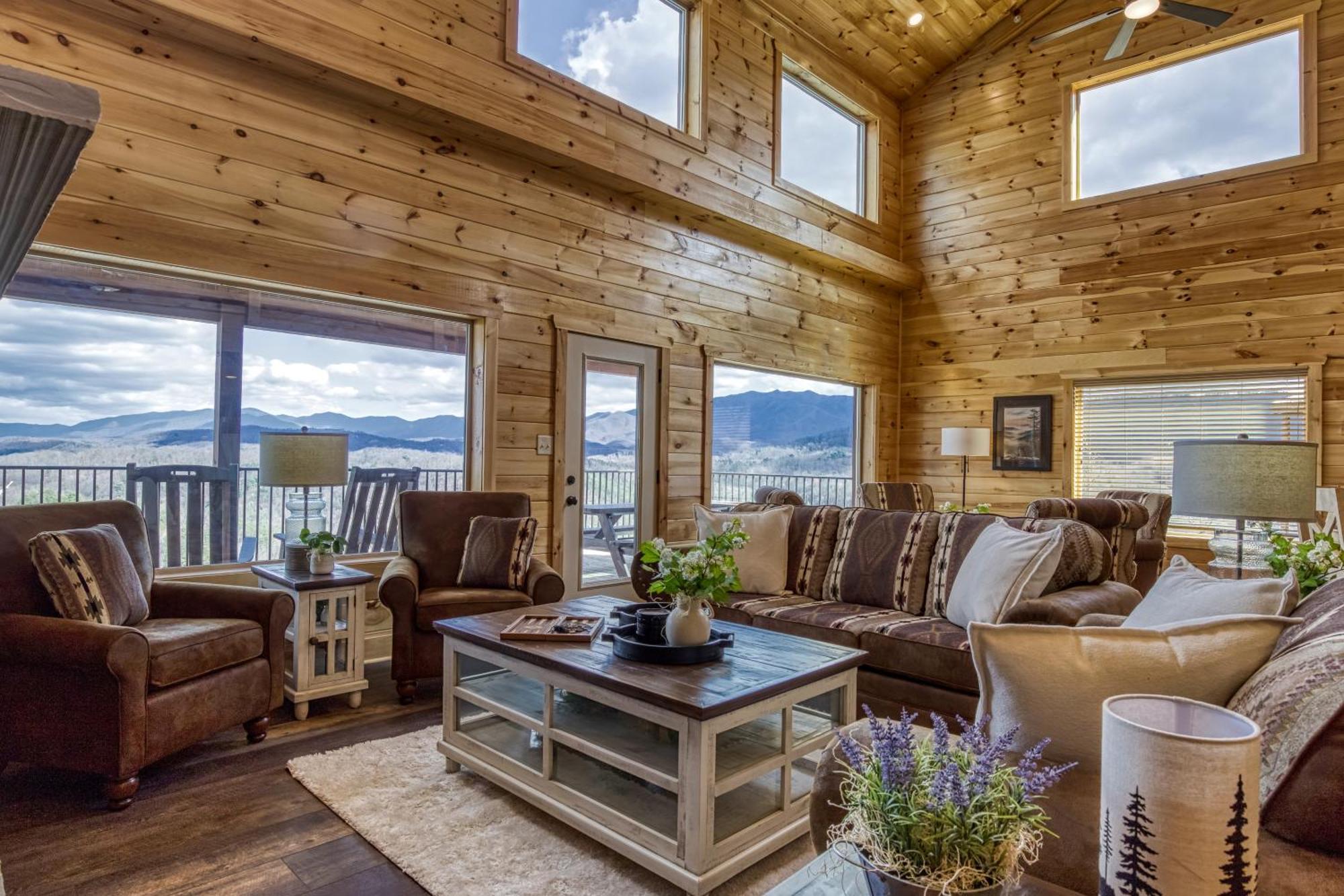 Gritz Carlton Lodge, 2 Large Cabins, 2 Pools, 2 Theater Rooms, 2 Game Rooms, Free Tickets