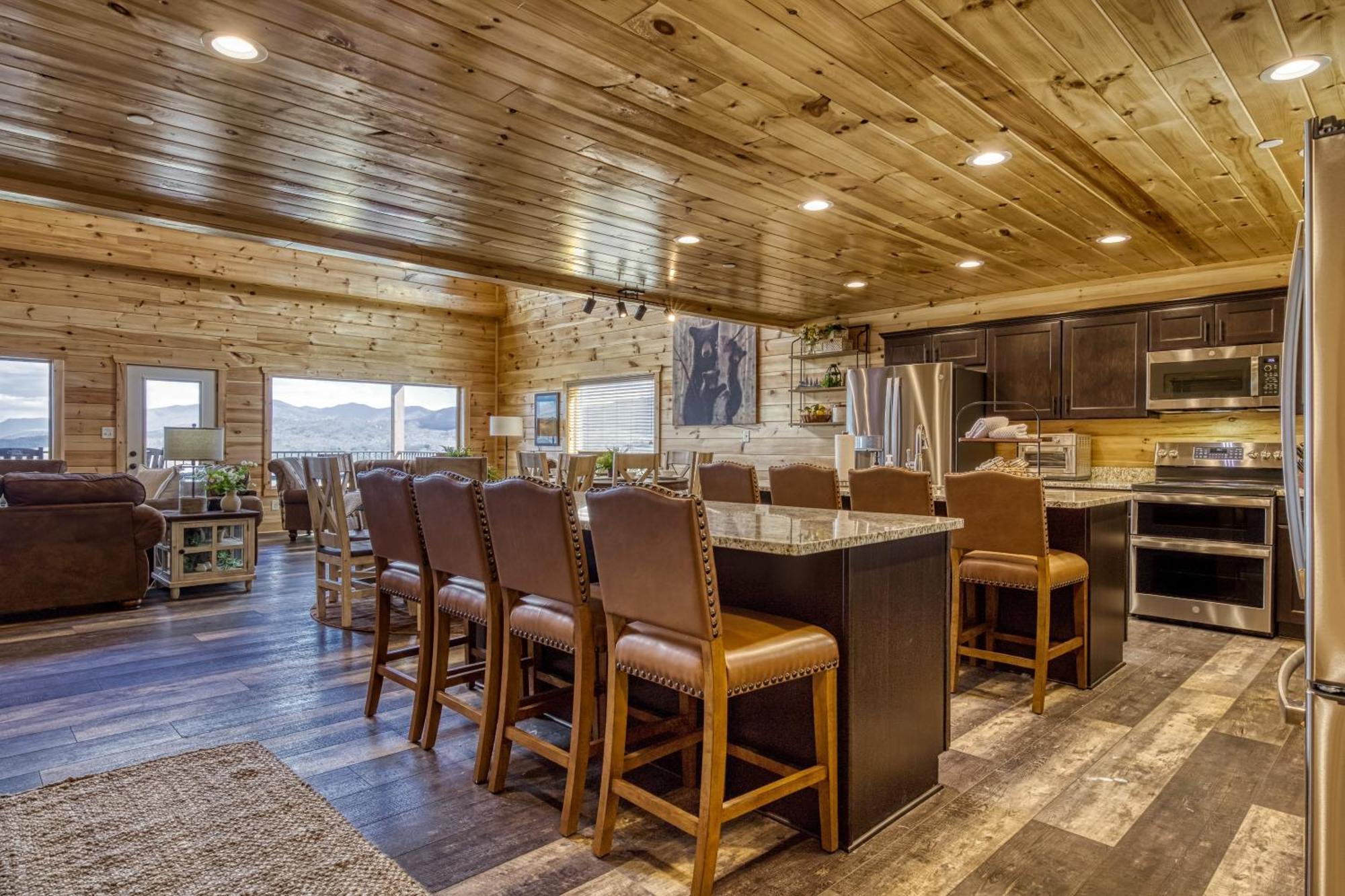 Holiday home Gritz Carlton Lodge, 2 Large Cabins, 2 Pools, 2 Theater Rooms, 2 Game Rooms, Free Tickets Pigeon Forge