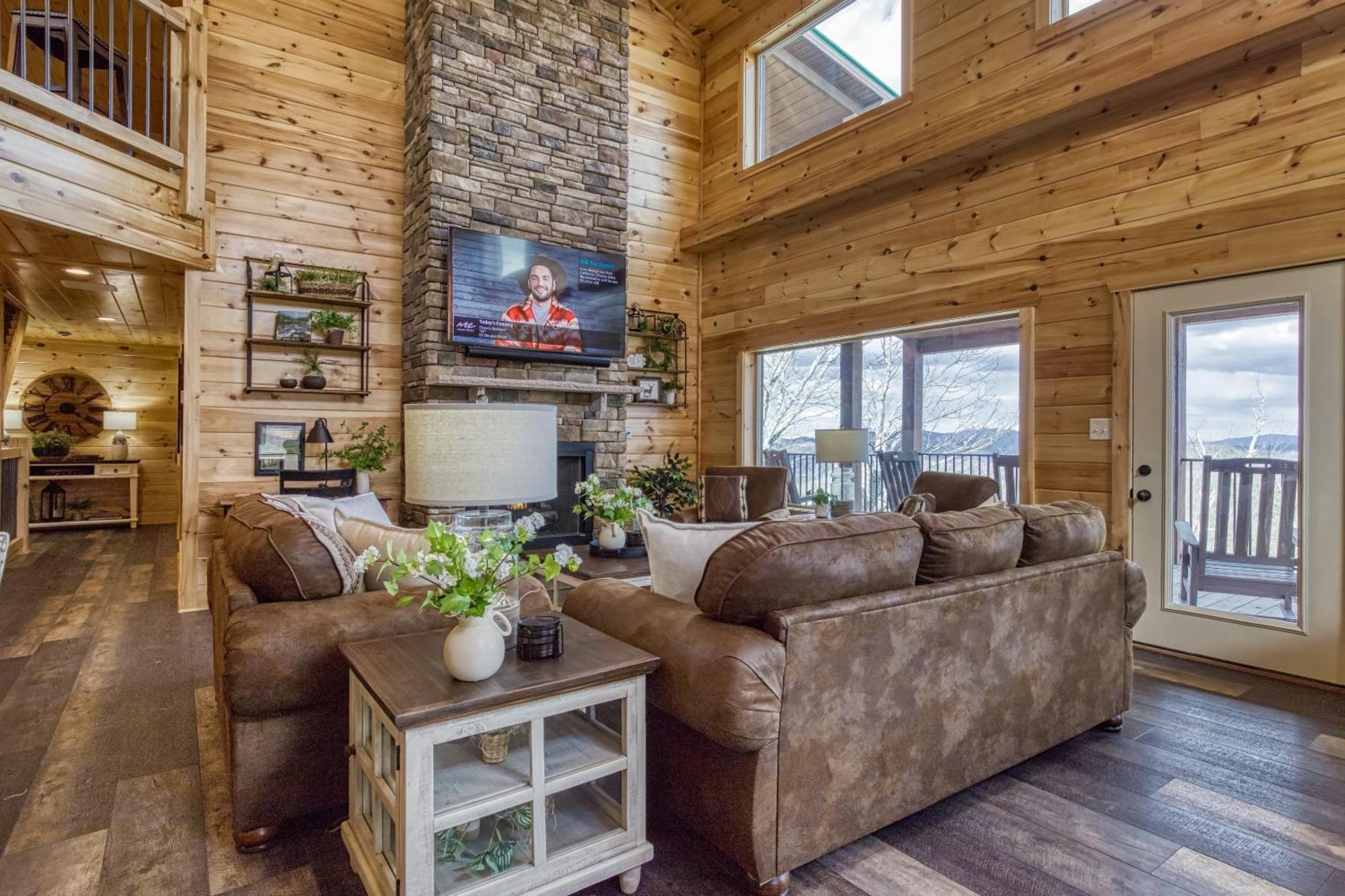 Holiday home Gritz Carlton Lodge, 2 Large Cabins, 2 Pools, 2 Theater Rooms, 2 Game Rooms, Free Tickets Pigeon Forge