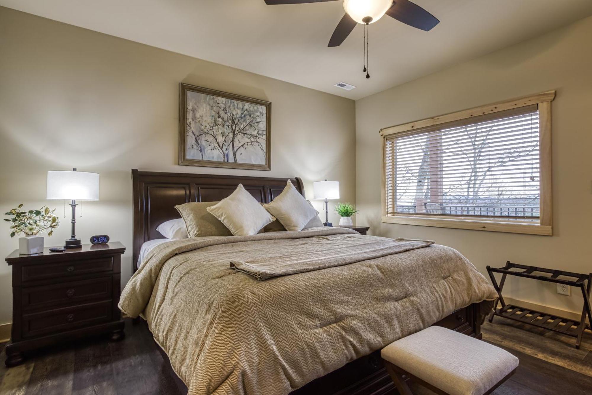 Gritz Carlton Lodge, 2 Large Cabins, 2 Pools, 2 Theater Rooms, 2 Game Rooms, Free Tickets * Pigeon Forge