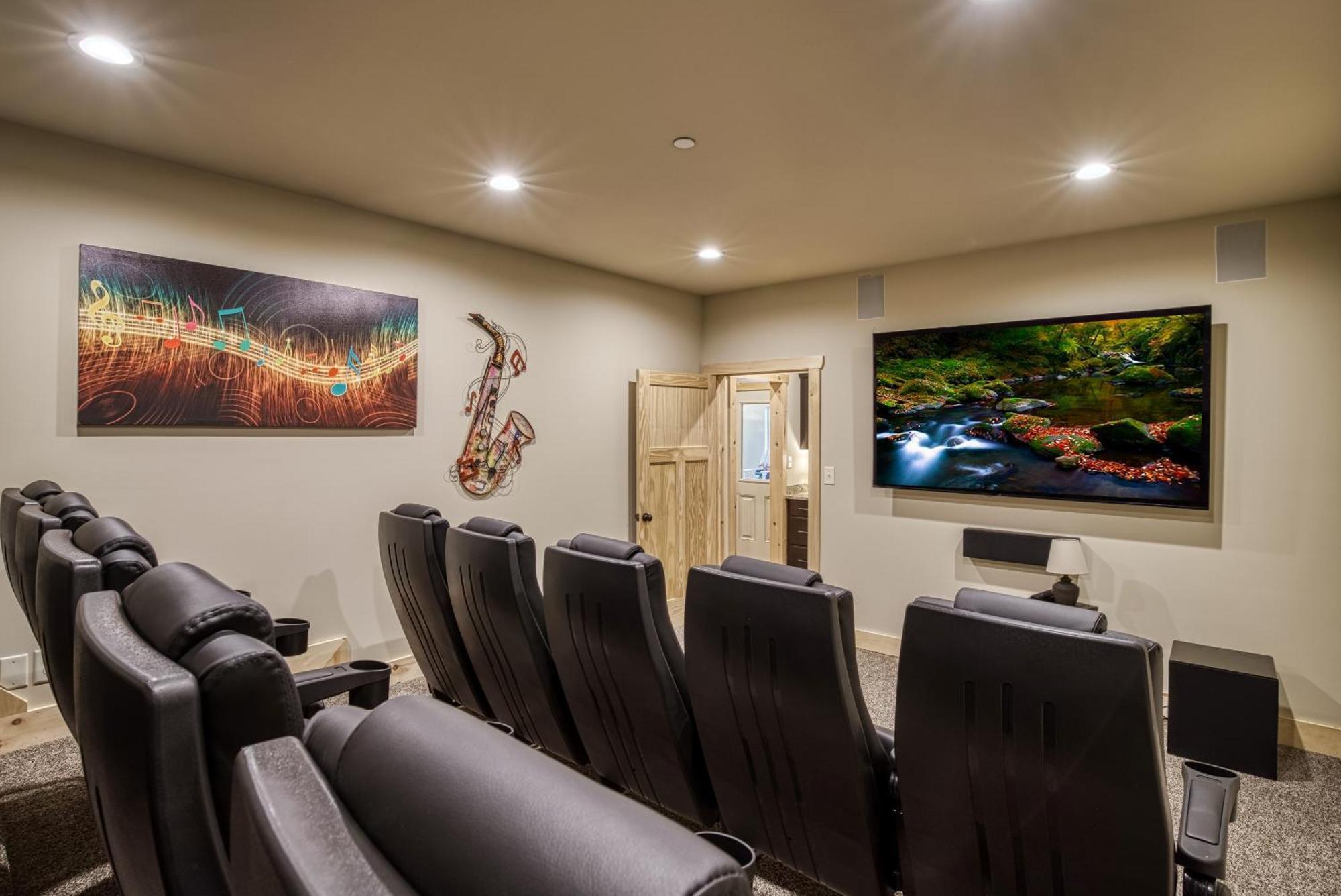 Holiday home Gritz Carlton Lodge, 2 Large Cabins, 2 Pools, 2 Theater Rooms, 2 Game Rooms, Free Tickets
