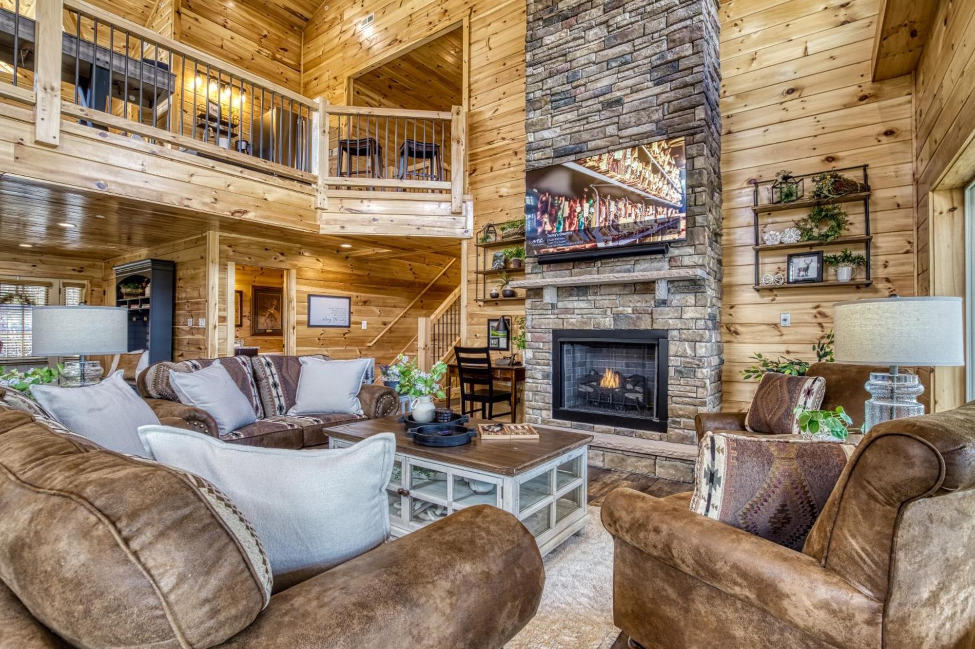 Holiday home Gritz Carlton Lodge, 2 Large Cabins, 2 Pools, 2 Theater Rooms, 2 Game Rooms, Free Tickets Pigeon Forge