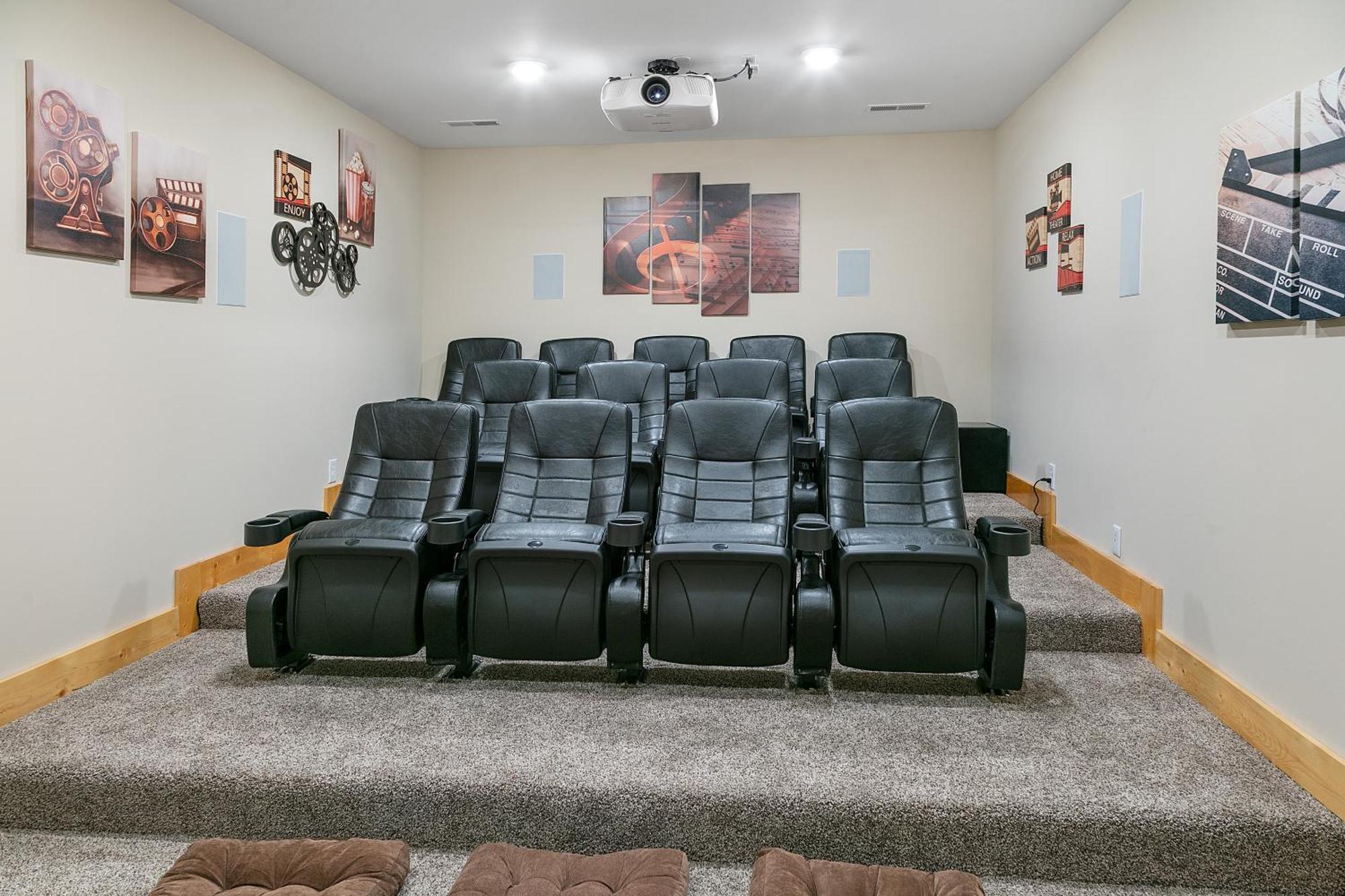 Gritz Carlton Lodge, 2 Large Cabins, 2 Pools, 2 Theater Rooms, 2 Game Rooms, Free Tickets *