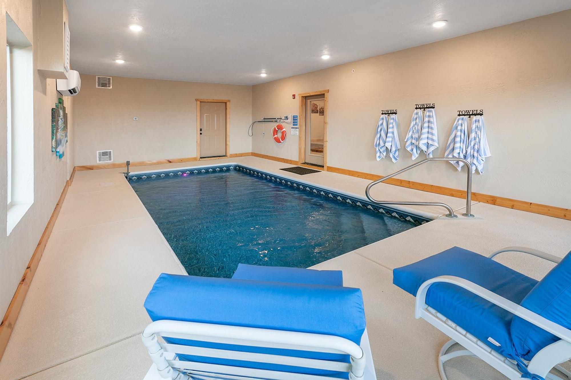 Holiday home Gritz Carlton Lodge, 2 Large Cabins, 2 Pools, 2 Theater Rooms, 2 Game Rooms, Free Tickets *