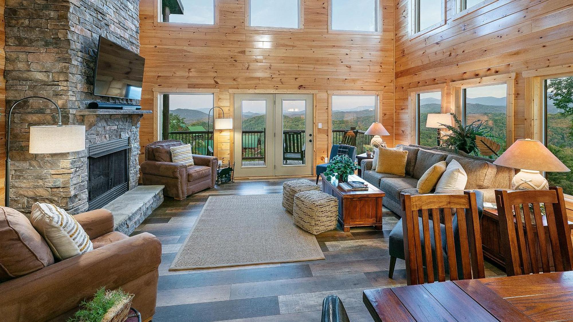 Gritz Carlton Lodge, 2 Large Cabins, 2 Pools, 2 Theater Rooms, 2 Game Rooms, Free Tickets * Pigeon Forge