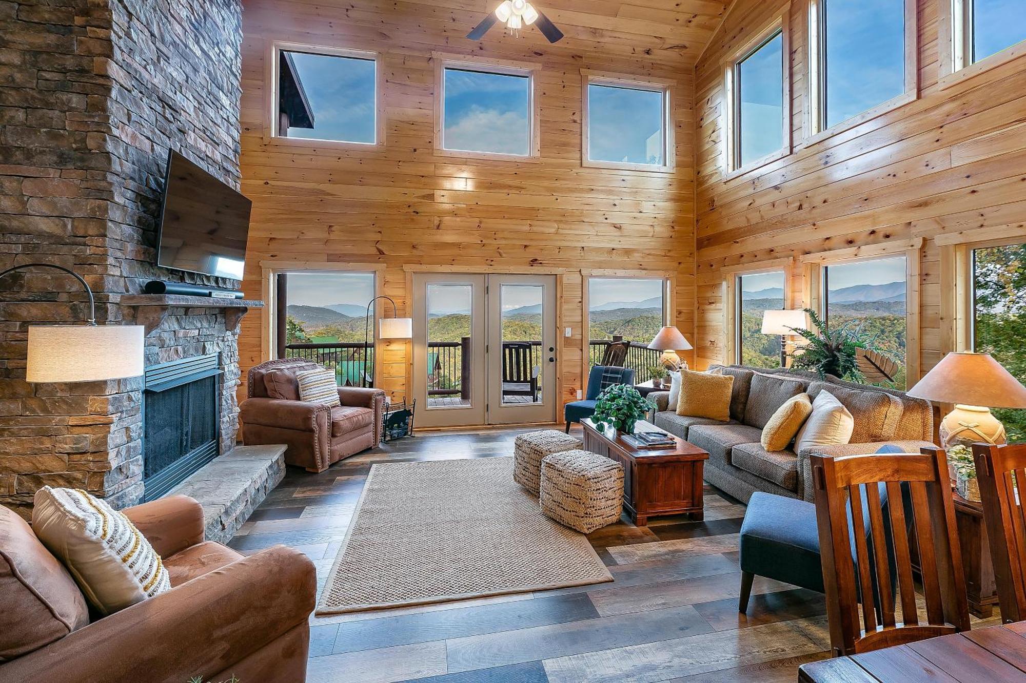 Gritz Carlton Lodge, 2 Large Cabins, 2 Pools, 2 Theater Rooms, 2 Game Rooms, Free Tickets * Pigeon Forge