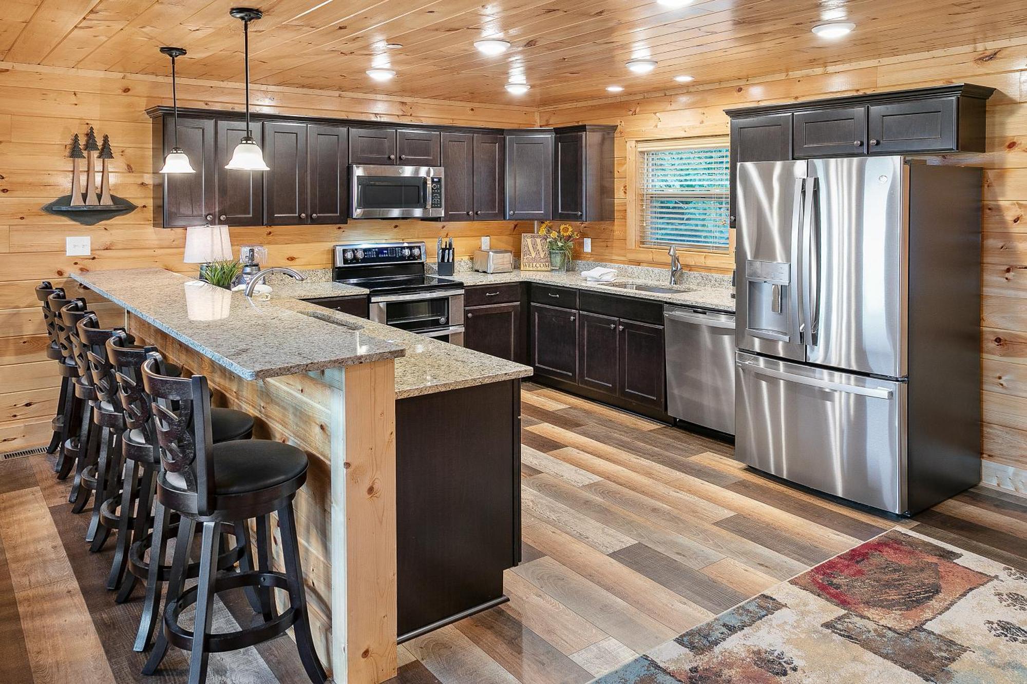 Gritz Carlton Lodge, 2 Large Cabins, 2 Pools, 2 Theater Rooms, 2 Game Rooms, Free Tickets Holiday home Pigeon Forge
