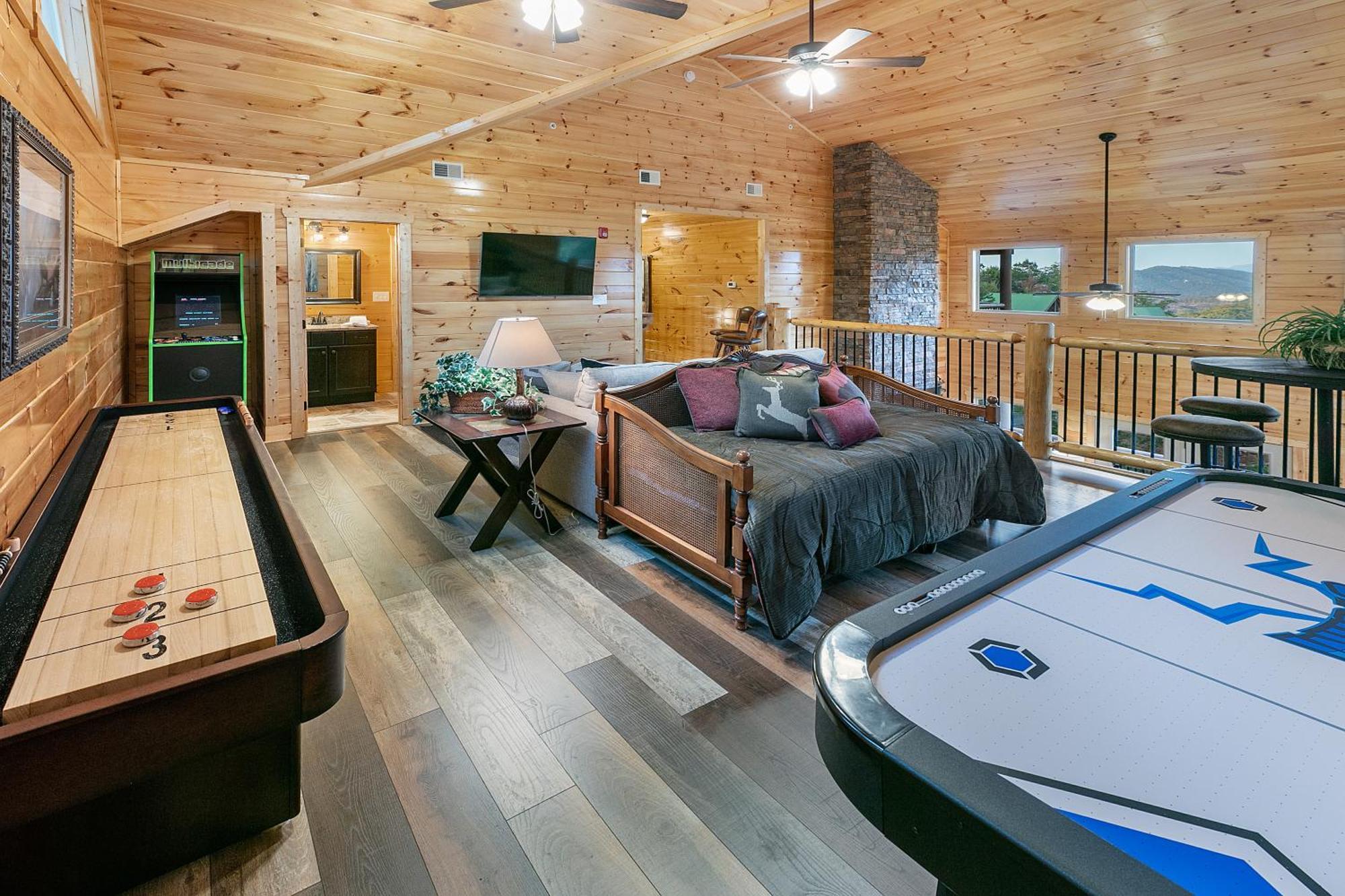 Holiday home Gritz Carlton Lodge, 2 Large Cabins, 2 Pools, 2 Theater Rooms, 2 Game Rooms, Free Tickets *