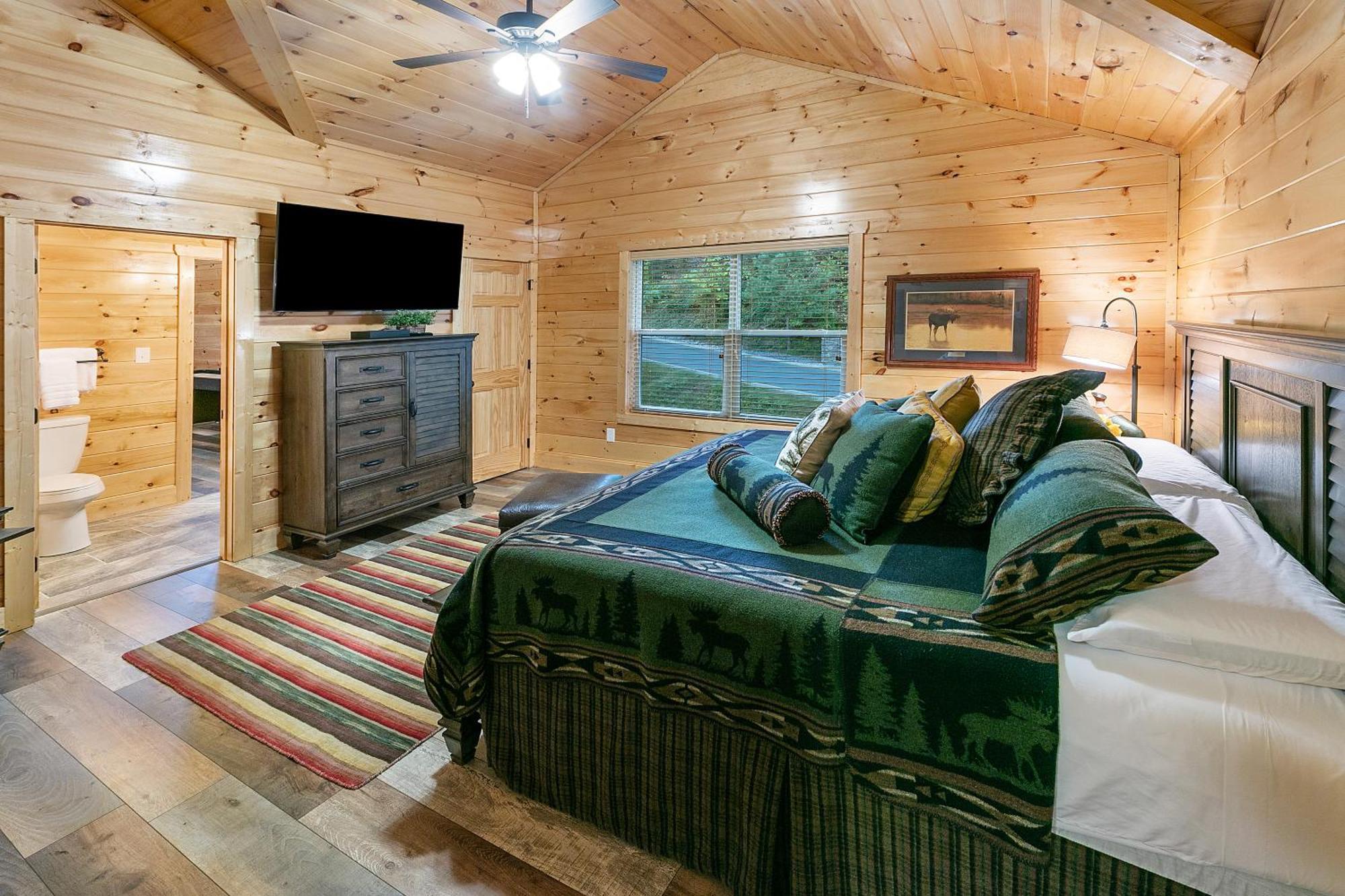 Gritz Carlton Lodge, 2 Large Cabins, 2 Pools, 2 Theater Rooms, 2 Game Rooms, Free Tickets Holiday home