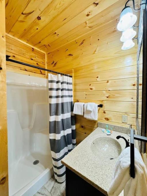 Villa New! Indoor Pool/ps 5/hot Tub/parkway *