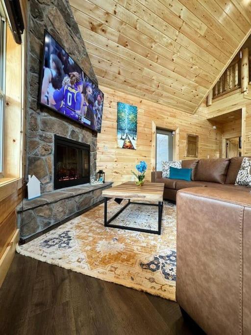 New! Indoor Pool/ps 5/hot Tub/parkway Villa *