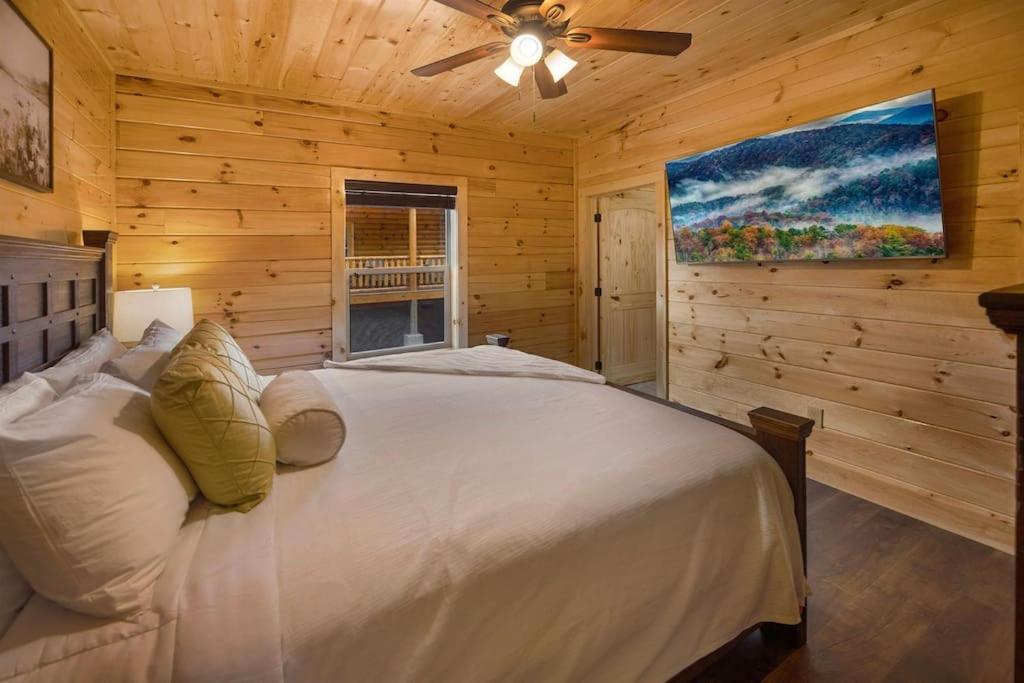 New! Indoor Pool/ps 5/hot Tub/parkway Villa *