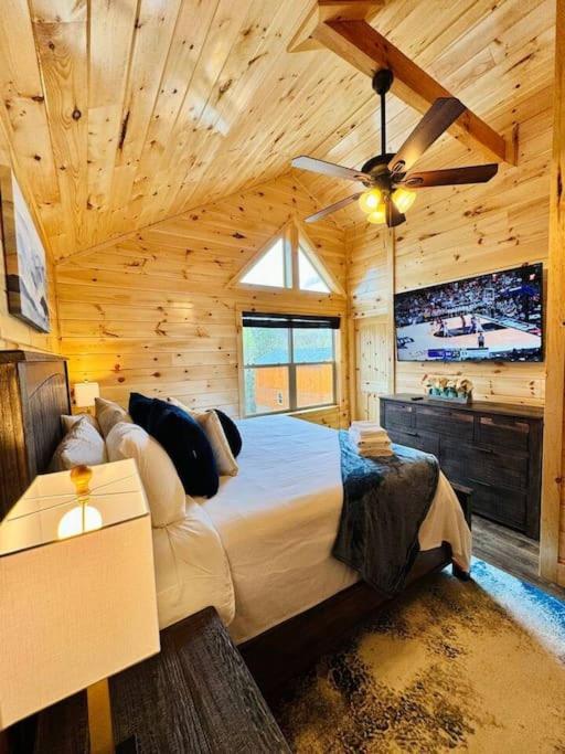 Villa New! Indoor Pool/ps 5/hot Tub/parkway *