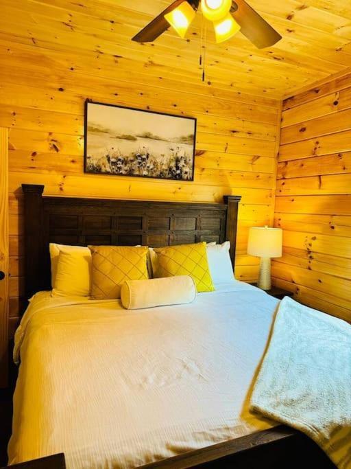 New! Indoor Pool/ps 5/hot Tub/parkway *