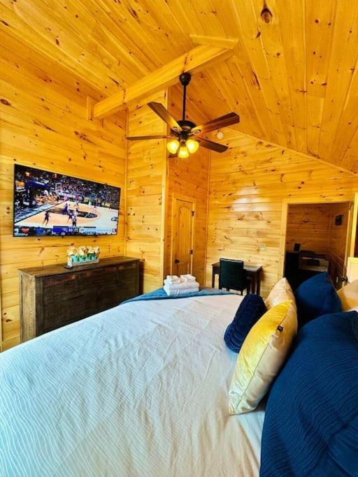 Villa New! Indoor Pool/ps 5/hot Tub/parkway