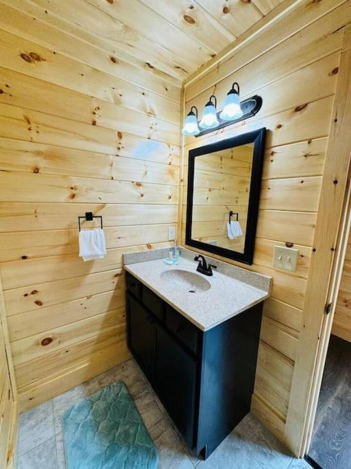 Villa New! Indoor Pool/ps 5/hot Tub/parkway *