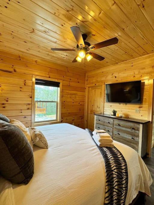 New! Indoor Pool/ps 5/hot Tub/parkway Villa *