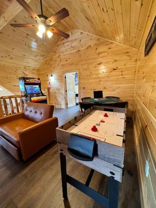 New! Indoor Pool/ps 5/hot Tub/parkway Villa Pigeon Forge