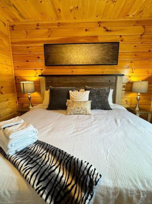 Villa New! Indoor Pool/ps 5/hot Tub/parkway *