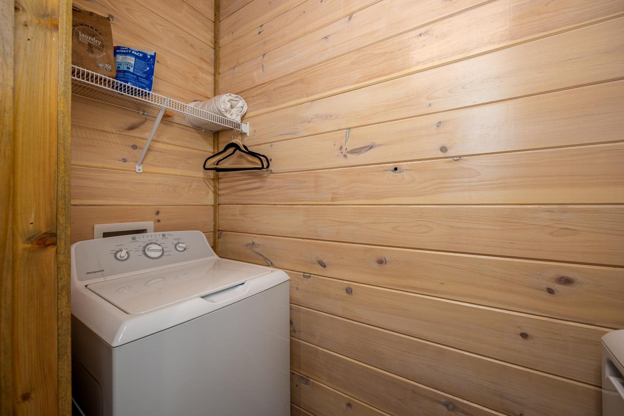 Holiday home Southern Comfort Lodge-in Pigeon Forge, Sleeps 18-7br 6ba Luxury Cabin, W Free Attraction Ticket! *