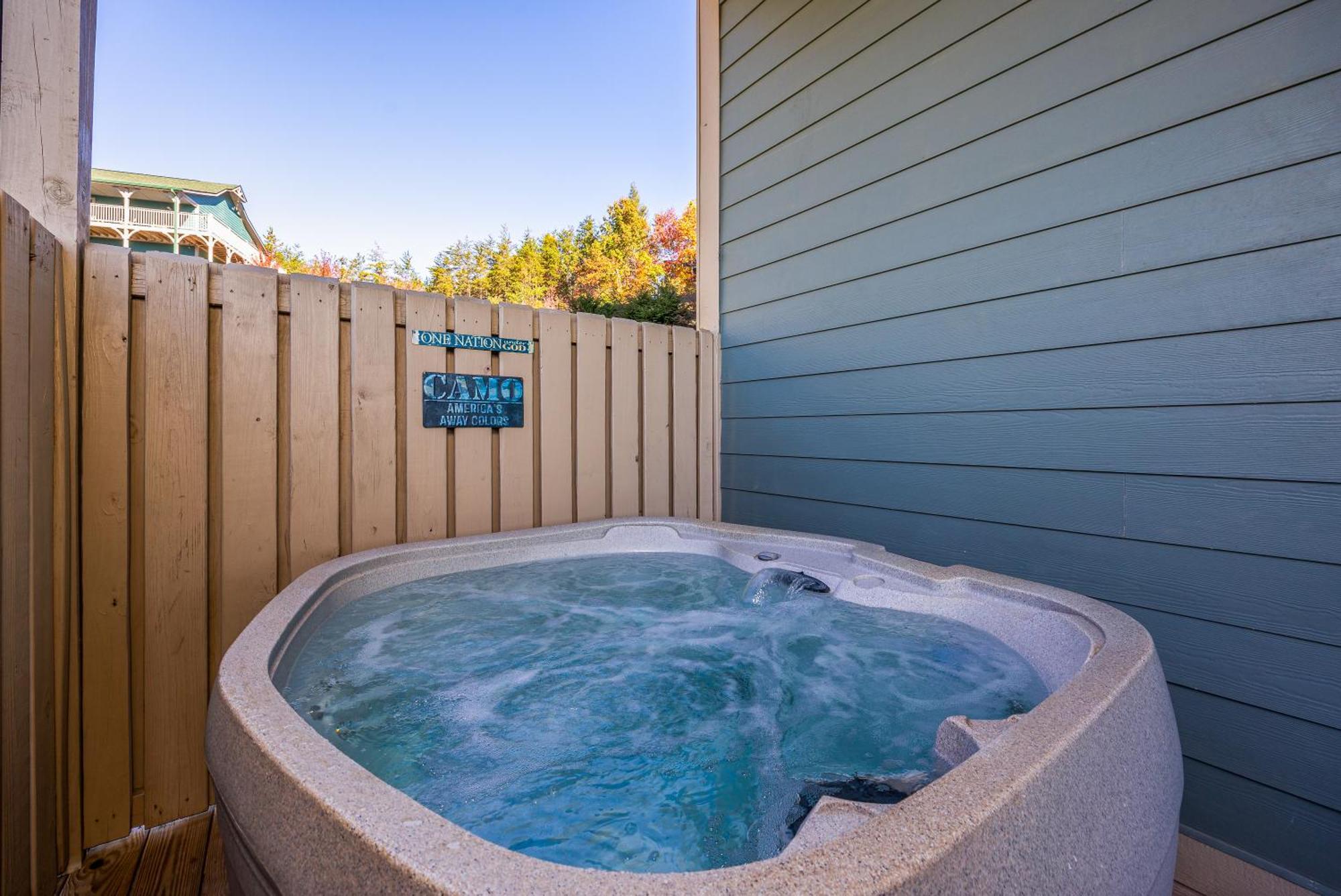 Southern Comfort Lodge-in Pigeon Forge, Sleeps 18-7br 6ba Luxury Cabin, W Free Attraction Ticket! * Pigeon Forge