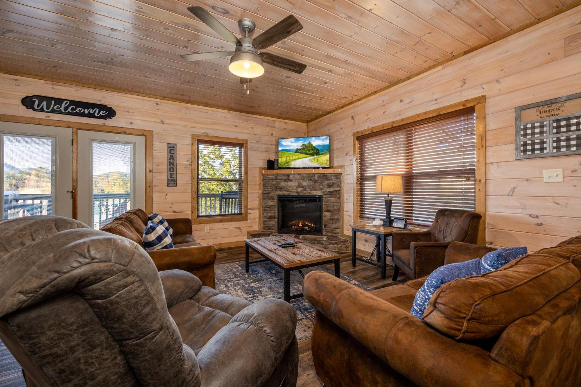 Southern Comfort Lodge-in Pigeon Forge, Sleeps 18-7br 6ba Luxury Cabin, W Free Attraction Ticket! * Pigeon Forge