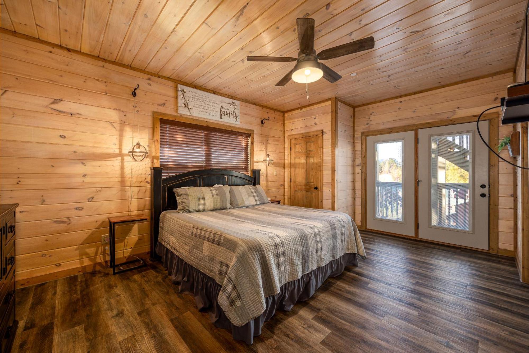 Southern Comfort Lodge-in Pigeon Forge, Sleeps 18-7br 6ba Luxury Cabin, W Free Attraction Ticket! Pigeon Forge