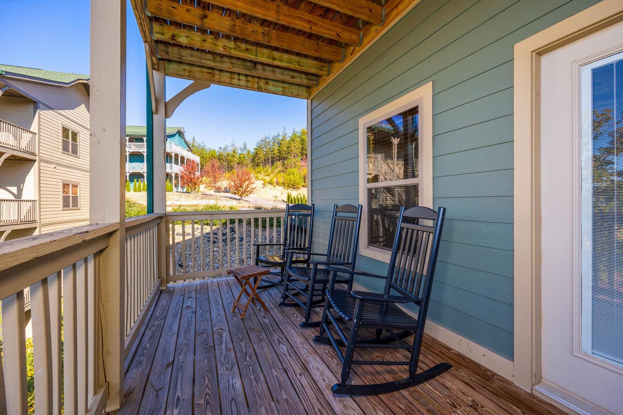 Southern Comfort Lodge-in Pigeon Forge, Sleeps 18-7br 6ba Luxury Cabin, W Free Attraction Ticket! * Pigeon Forge