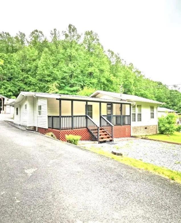 Modern Style, Arcade, Fire Pit, Pet Friendly *
