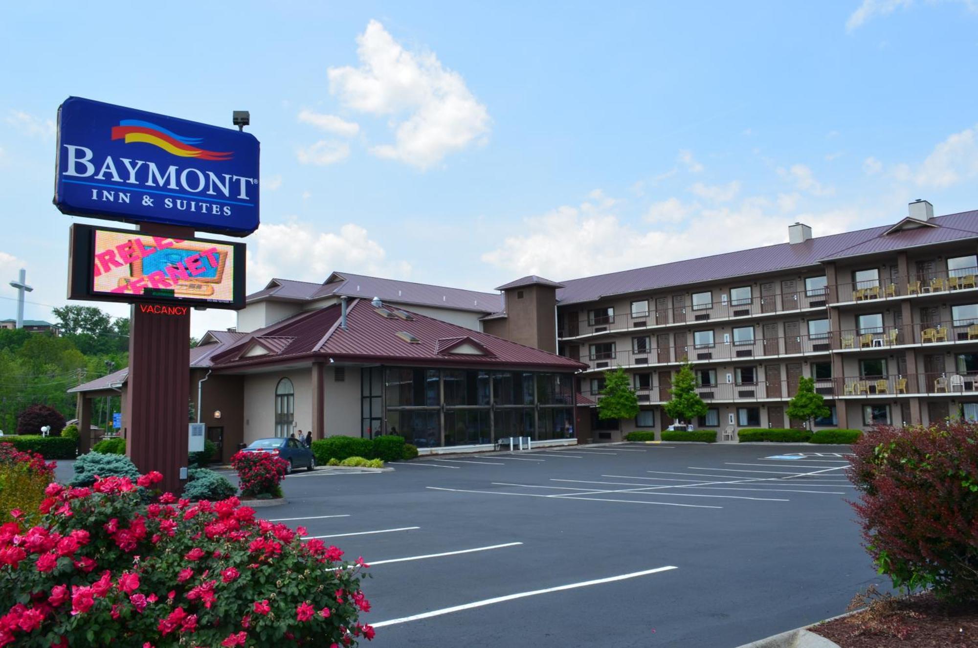 Hotel Baymont By Wyndham Near Island Drive Pigeon Forge