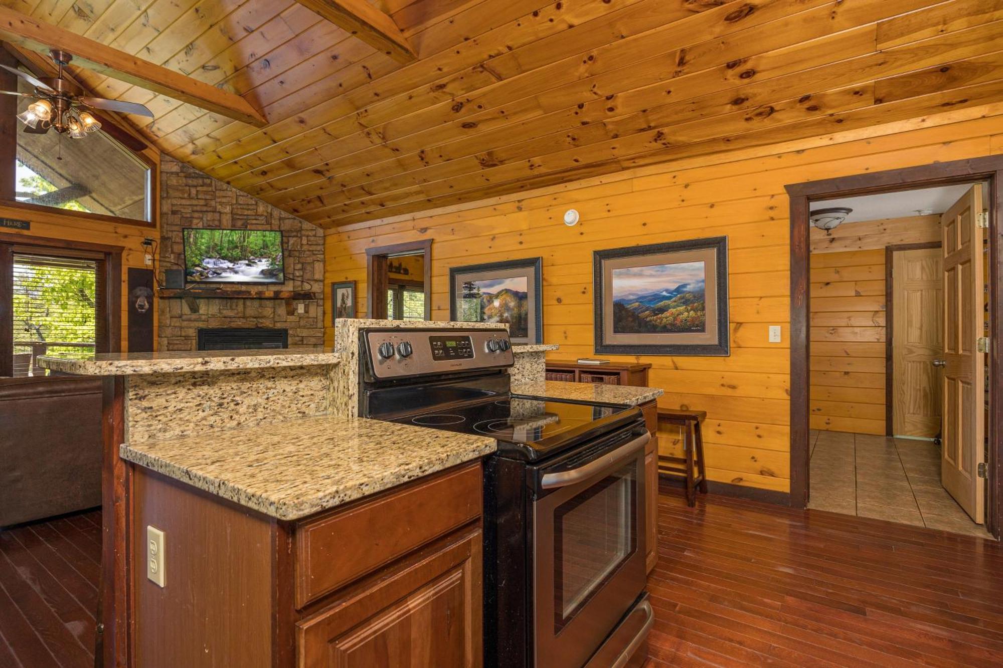 About The View-free Dollywood Ticket, 5 Bedroom 4 Bath Family Retreat W Mountain Views, Privacy Pigeon Forge