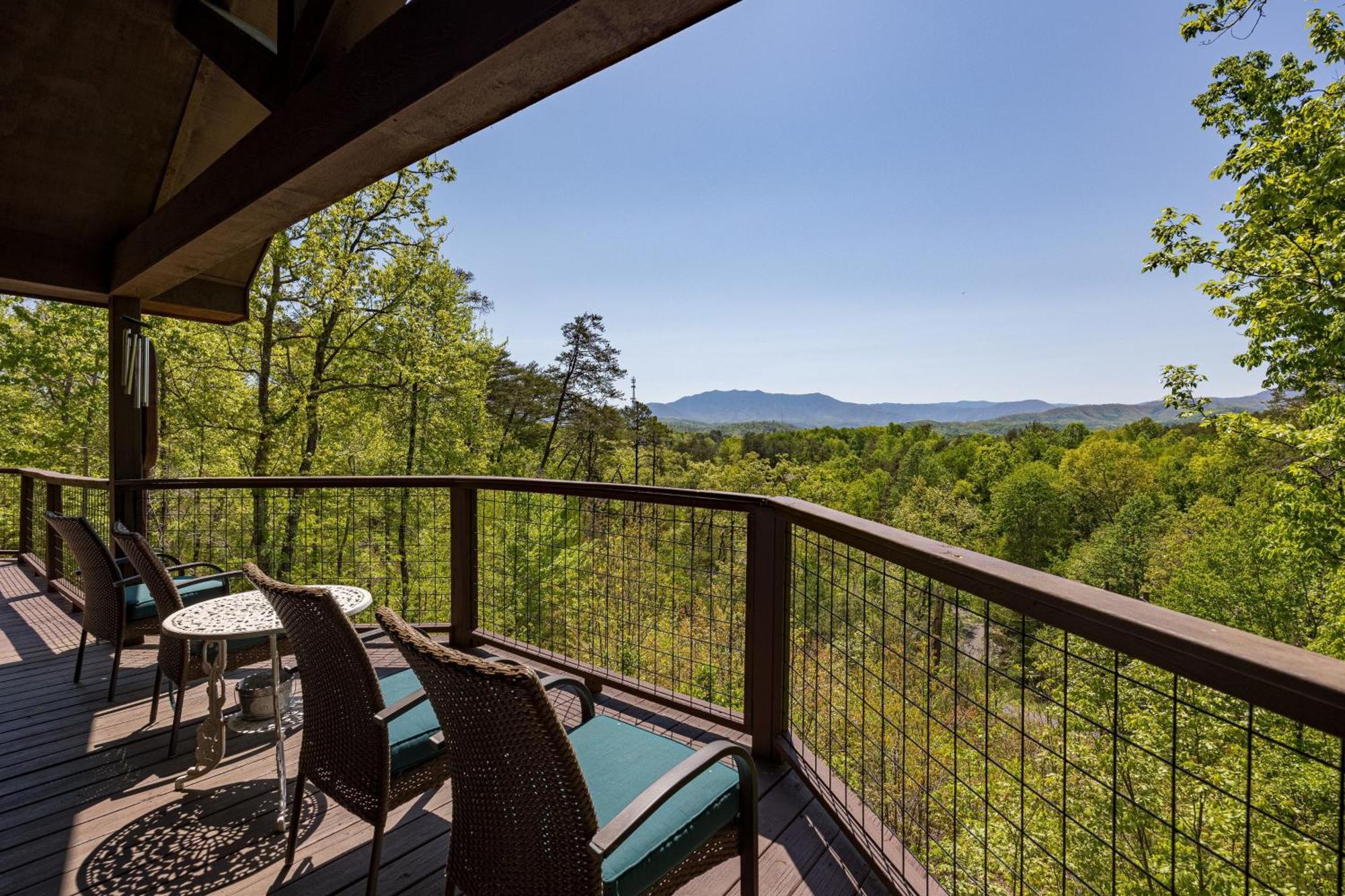 Holiday home About The View-free Dollywood Ticket, 5 Bedroom 4 Bath Family Retreat W Mountain Views, Privacy *
